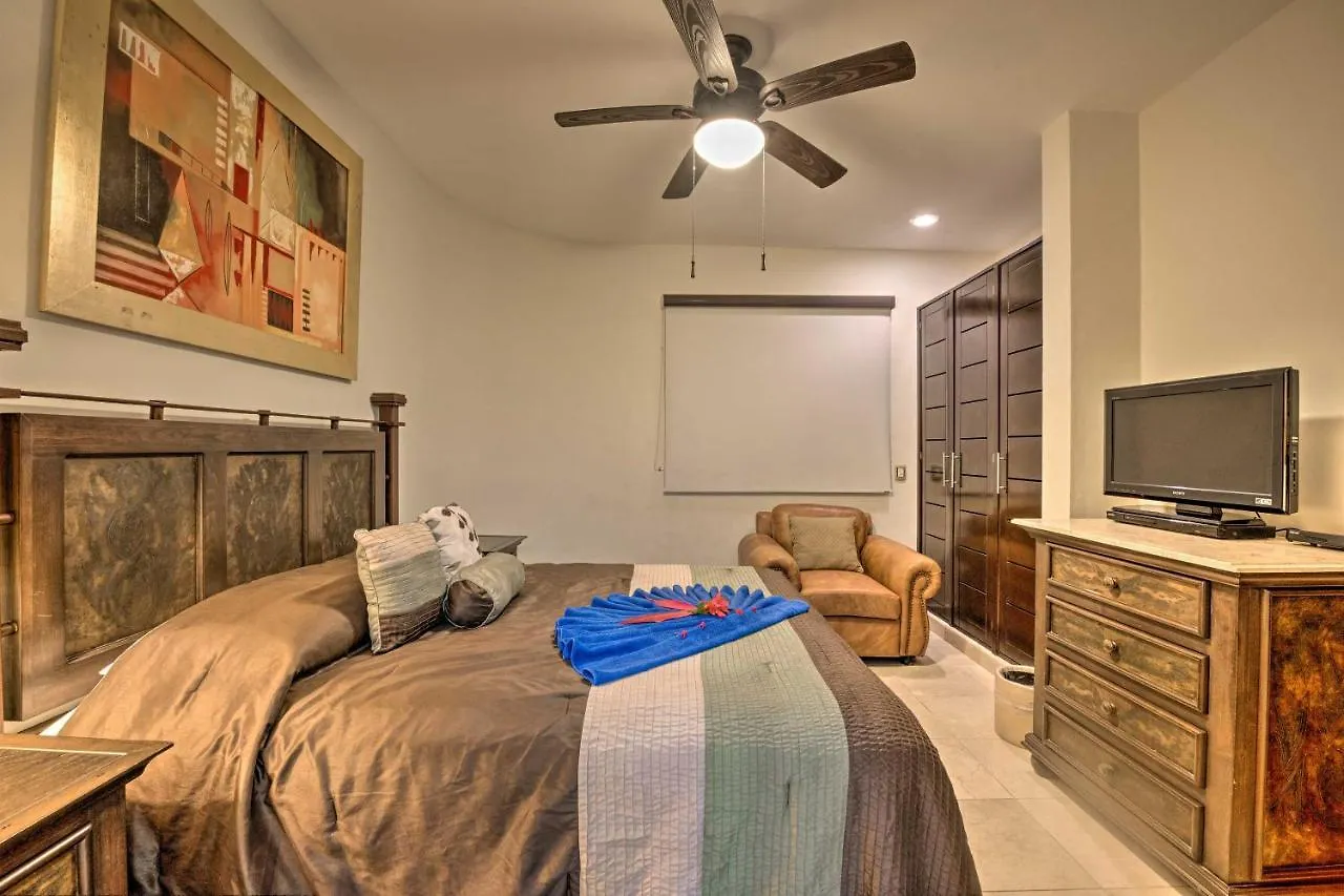 Playa Del Carmen Beachfront Condo With Pool Access! 0*, Playa del Carmen Mexico