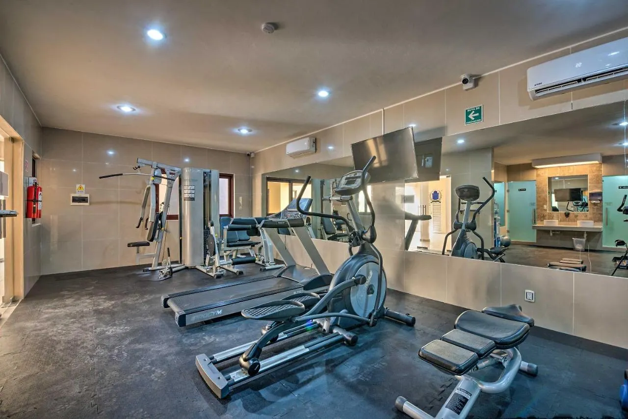 Apartment Playa Del Carmen Beachfront Condo With Pool Access!