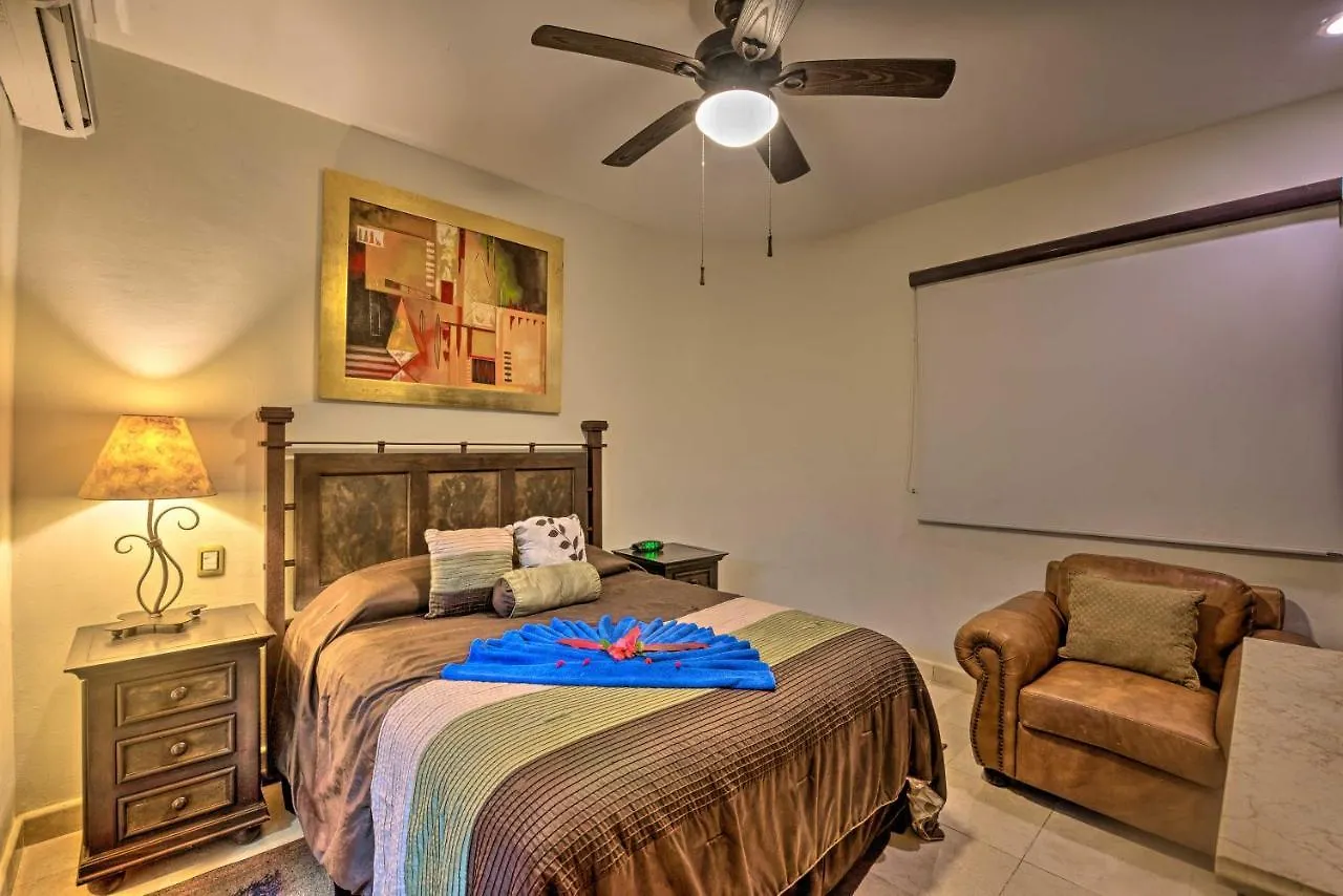 Playa Del Carmen Beachfront Condo With Pool Access! Playa del Carmen