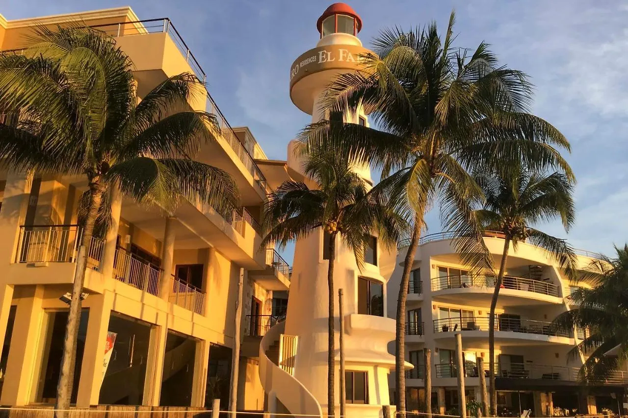 Playa Del Carmen Beachfront Condo With Pool Access! Apartment